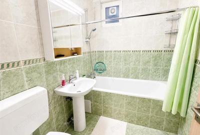 Apartament cu 3 camere nedecomandat, mobilat în 7 Noiembrie - 9
