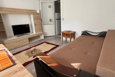 Garsonieră decomandată, mobilată în CET