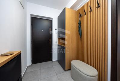 Apartament cu 2 camere semidecomandat, mobilat în Tractorul - 15