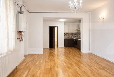 Apartament cu 3 camere semidecomandat, mobilat în Iosefin