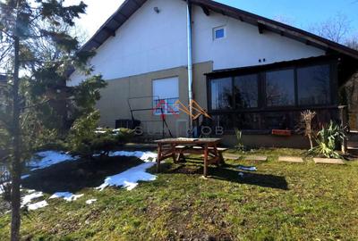 Casă individuală cu 3 camere cu Canalizare în Poiana Câmpina