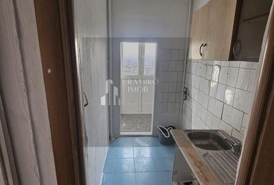 Apartament cu 3 camere decomandat în Alexandriei - 8