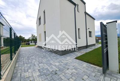 Casă individuală cu 4 camere cu Canalizare în Cristian - 4