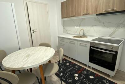 Apartament cu 2 camere decomandat în Tractorul - 1