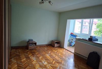 Apartament cu 3 camere -Zona Aradului - 1