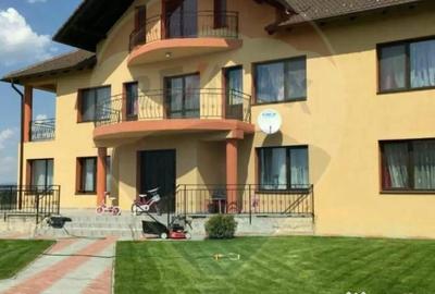 Casă cu 4 camere cu Teren 768 Mp în Sânpetru - 3