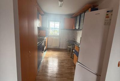 Apartament cu 3 camere semidecomandat în Central - 3