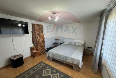 Casă cu 7 camere cu Canalizare în Central - 12