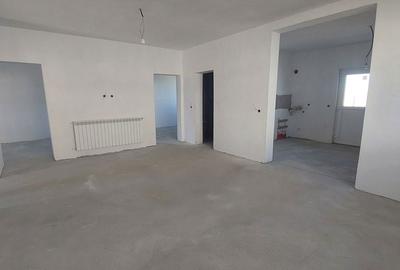 Casă cu 4 camere cu Teren 500 Mp în Central - 4