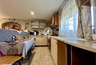 Casă cu 4 camere în Valea Adâncă - 12