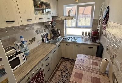 Apartament cu 3 camere semidecomandat în Central - 1