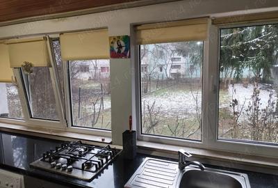 Apartament cu 3 camere semidecomandat în Cornișa - 1