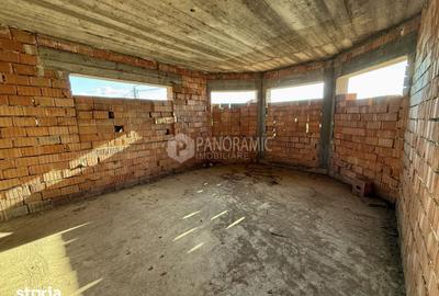 Casă cu 6 camere cu Teren 1900 Mp în Sud - 2