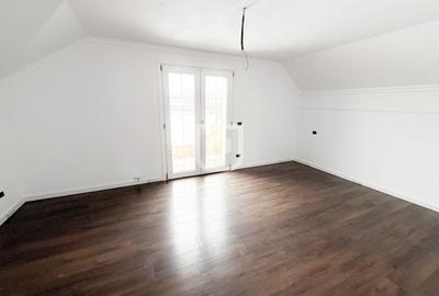 Casă individuală cu 8 camere cu Canalizare în Periferie - 15