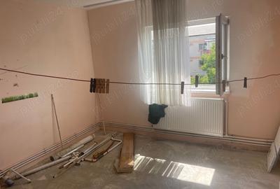 Vand apartament cu doua camere decomandat HCC - 4