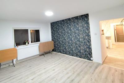 Apartament cu 3 camere, mobilat în Anda