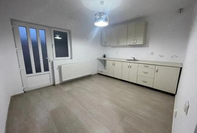 Vanzare casa situata in Targu Jiu, strada Salcamului - 1