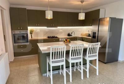 Casă cu 4 camere cu Teren 488 Mp în Bucov - 1