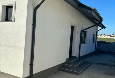 Casă cu 3 camere cu Teren 276 Mp în Central - 1