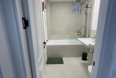 Centrul Civic - apartament 3 camere renovat - 2 grupuri sanitare - priveliște - - 10