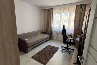 Apartament cu 3 camere decomandat, mobilat în Vasile Aaron - 3