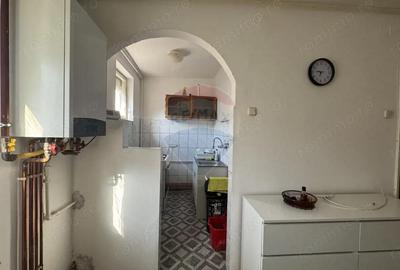 Apartament cu 3 camere semidecomandat în Mediaș - 5