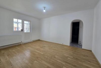 Etaj 2 - Alexandru - minerva - 2 camere renovat - liber - 4