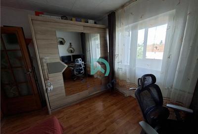 Apartament cu 3 camere decomandat în Astra - 12