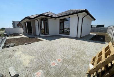 Casă cu 4 camere cu Teren 530 Mp în Domnești - 1