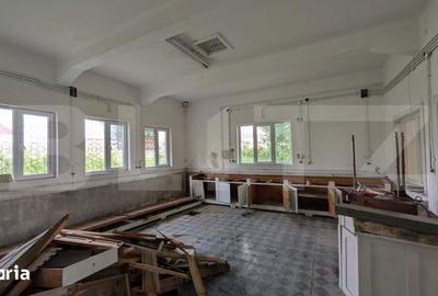Casă cu 5 camere cu Teren 1216 Mp în Central - 8
