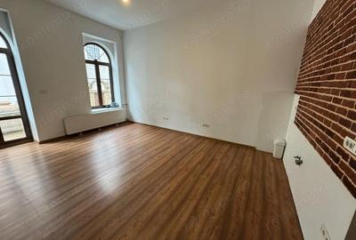 Spațiu comercial, de 55 mp, în P-ța Unirii - 3