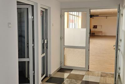 Spațiu comercial, de 100 mp, în Central