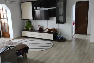 Apartament cu 3 camere în Micro 16 - 5