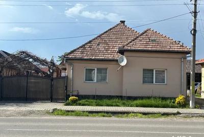 Casa de vanzare+spatiu comercial - 1