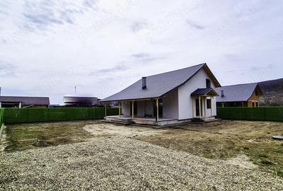 Casă cu 4 camere cu Teren 500 Mp în Drăganu - 11