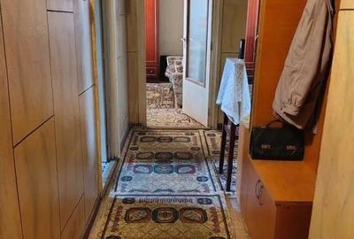 Apartament 3 camere 73mp, 2 bai, 2 balcoane, etaj 6, zona str. 21 Decembrie - 5