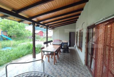 Casa de vacanta si anexe in  Stulpicani - 9