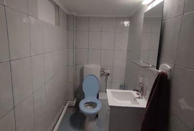 Spațiu comercial, de 40 mp, în Central - 8