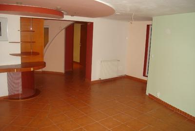 Proprietar inchiriez birou 90 mp - 1