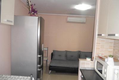 Apartament cu 2 camere decomandat în Precista