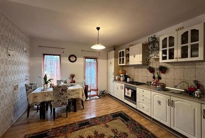 Casă cu 4 camere cu Teren 350 Mp în Florești - 2