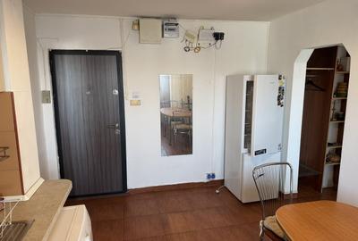 Apartament cu 2 camere decomandat în Crângași