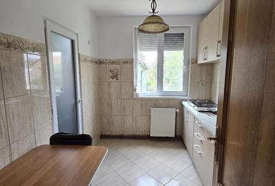 Apartament cu 3 camere semidecomandat în Spitalul Județean - 2