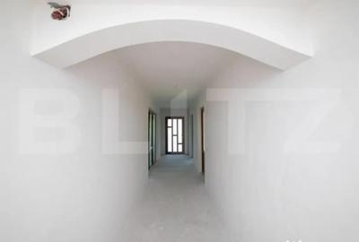 Casă cu 7 camere cu Teren 3000 Mp în Central - 3