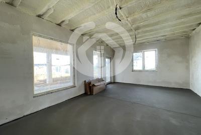 Duplex cu 3 camere cu Canalizare în Cristian - 5