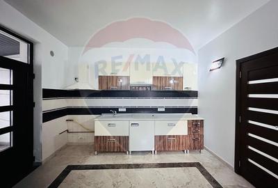 Casă cu 3 camere cu Teren 165 Mp în Colentina - 7