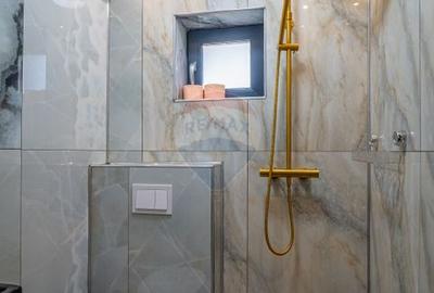 Casă cu 7 camere cu Teren 251 Mp în Central - 18