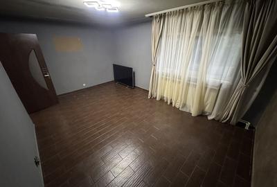 Apartament 2 camere zona Poarta 6 - 4