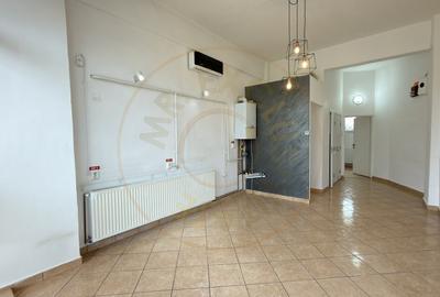 Spațiu comercial, de 30 mp, în Central - 2