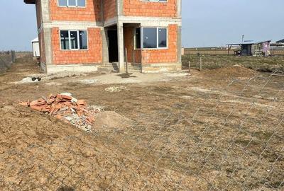 Casă cu 6 camere cu Teren 1750 Mp în Berceni